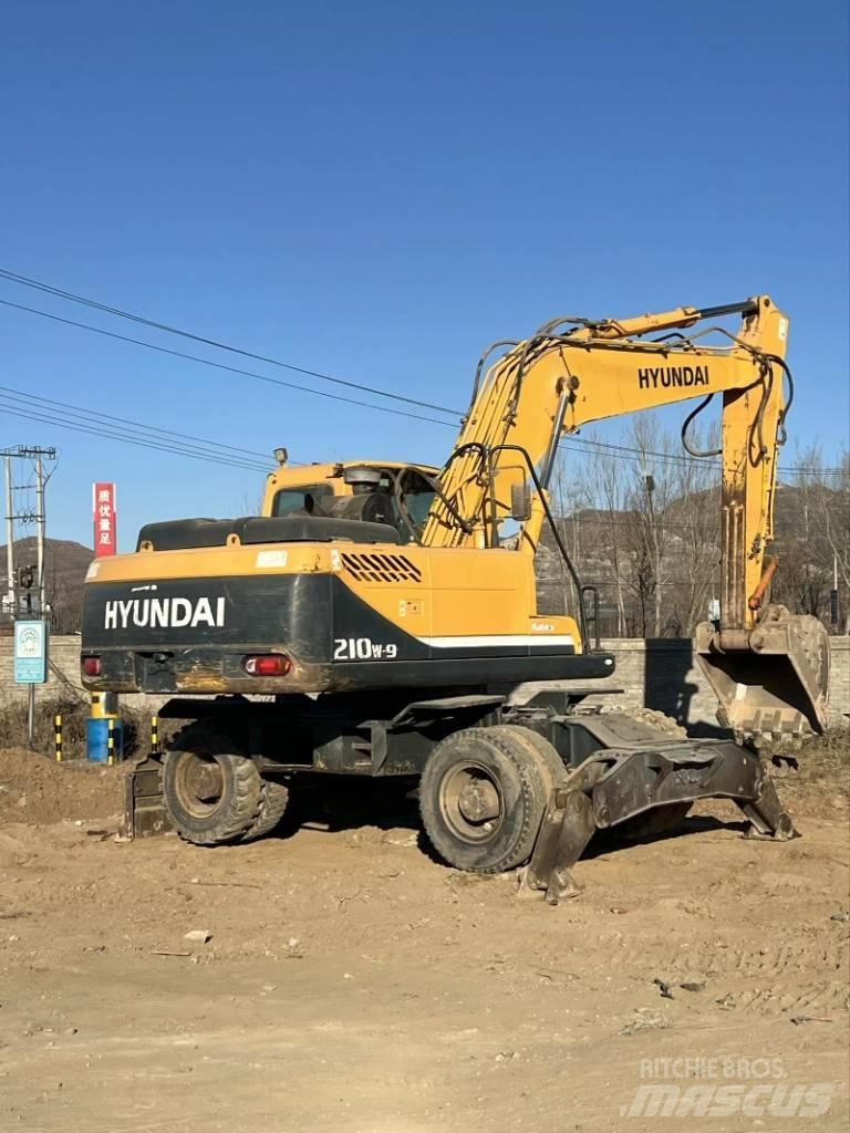 Hyundai R210W-9 Lastik tekerli ekskavatörler