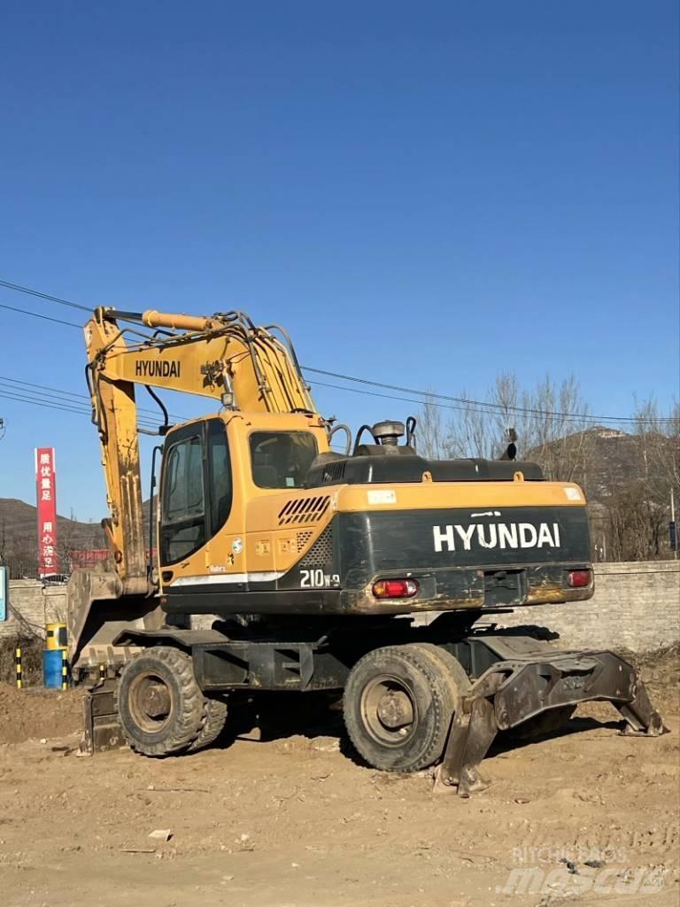 Hyundai R210W-9 Lastik tekerli ekskavatörler