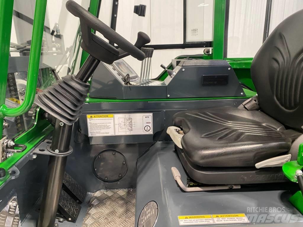 Combilift CBE2500 4 yönlü reach truck
