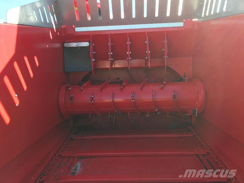 Silofarmer 280 Balya ögütücü, kesici ve açicilar