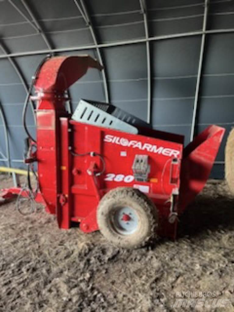 Silofarmer P 280 Balya ögütücü, kesici ve açicilar