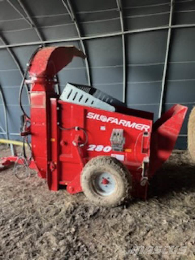 Silofarmer P 280 Balya ögütücü, kesici ve açicilar