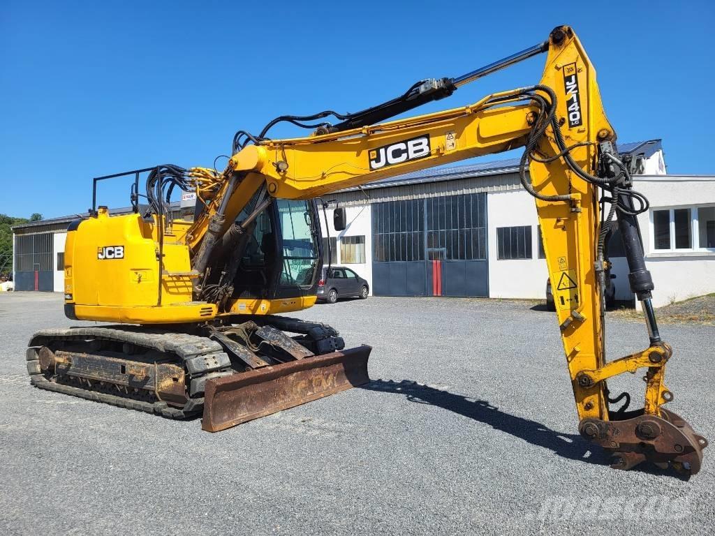 JCB JZ 140 LC Paletli ekskavatörler