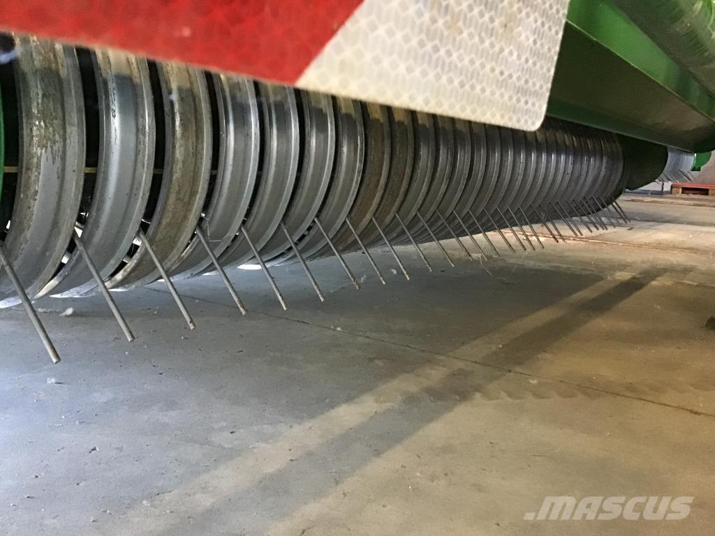 John Deere V461M Rulo balya makinalari