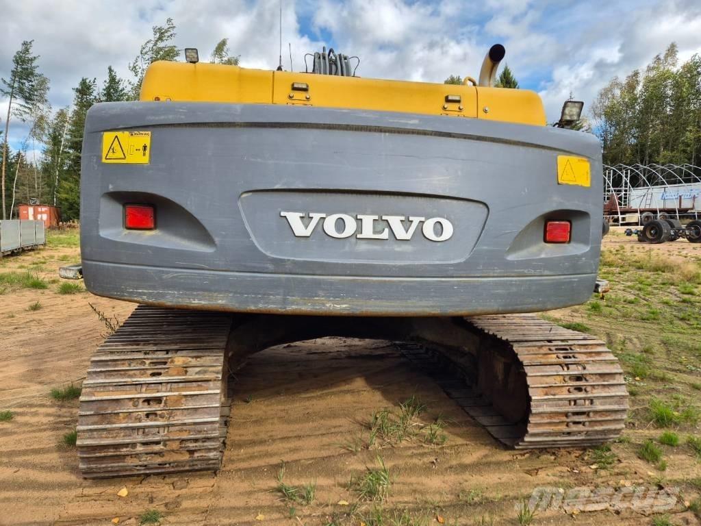 Volvo EC 240 B LC Paletli ekskavatörler