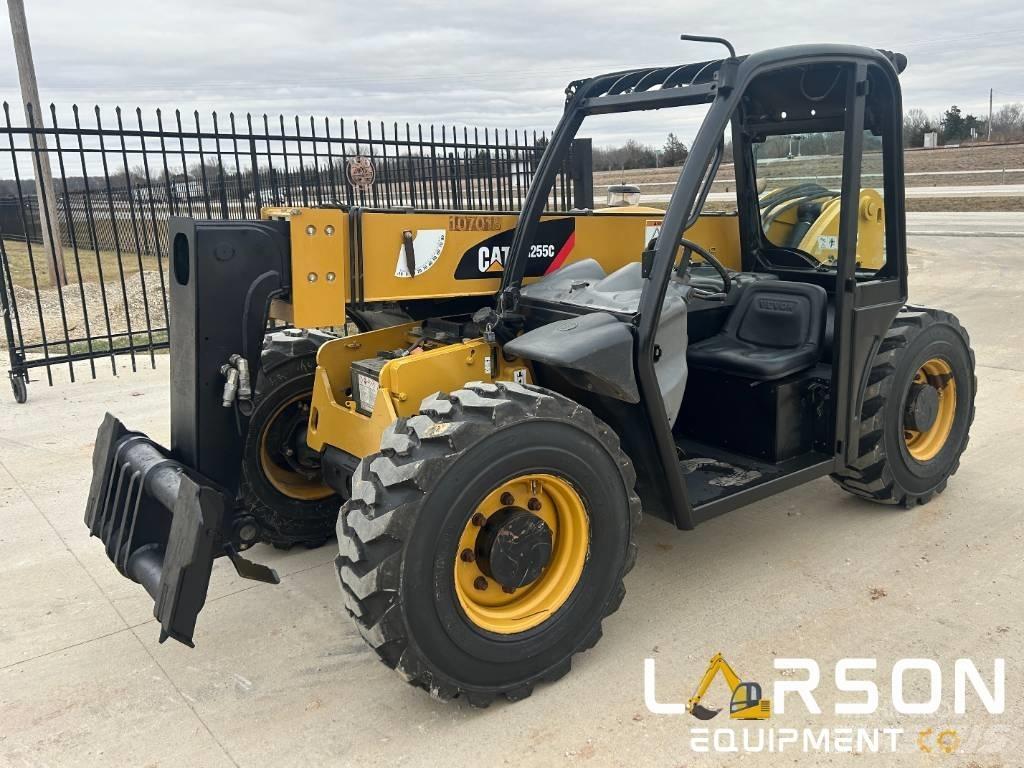 CAT TH255C Teleskopik yükleyiciler