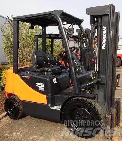 Doosan D25S-5 Dizel forkliftler