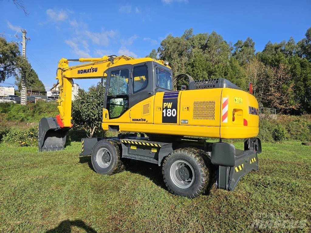 Komatsu PW 180-7 Lastik tekerli ekskavatörler