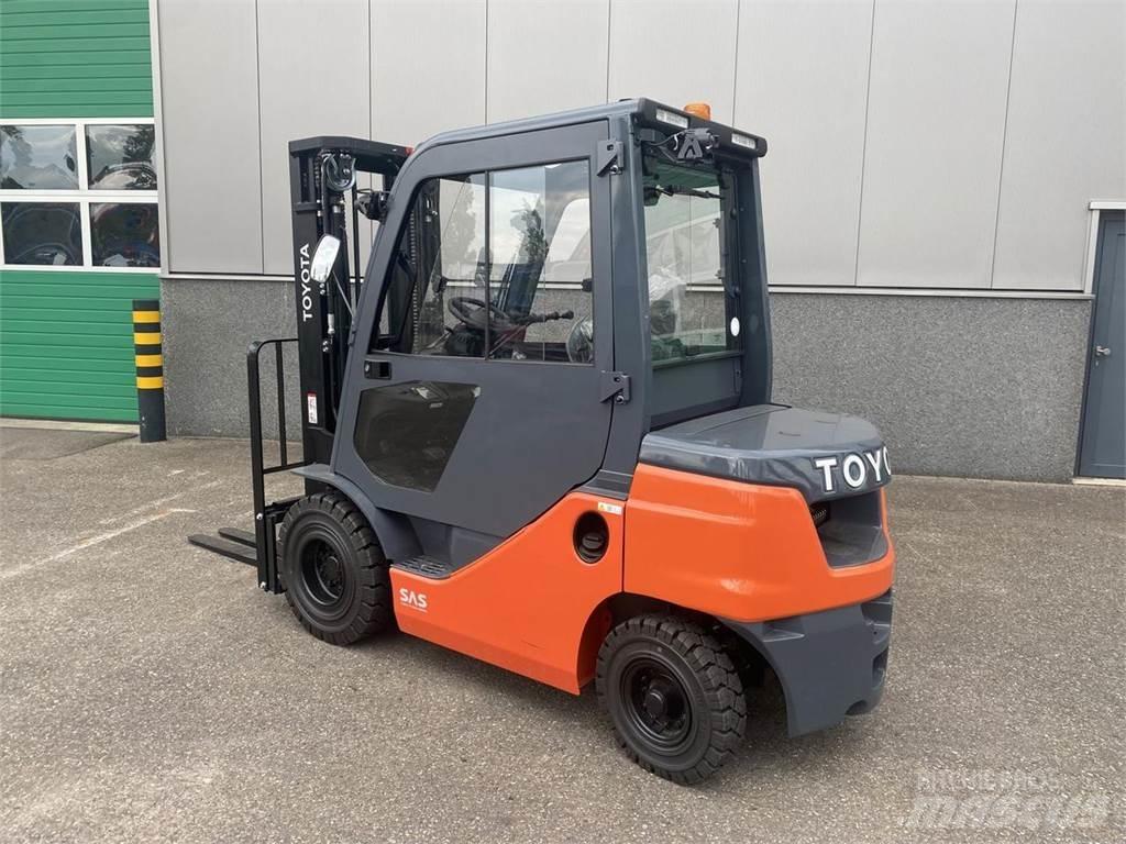 Toyota 52-8FDF25 Dizel forkliftler