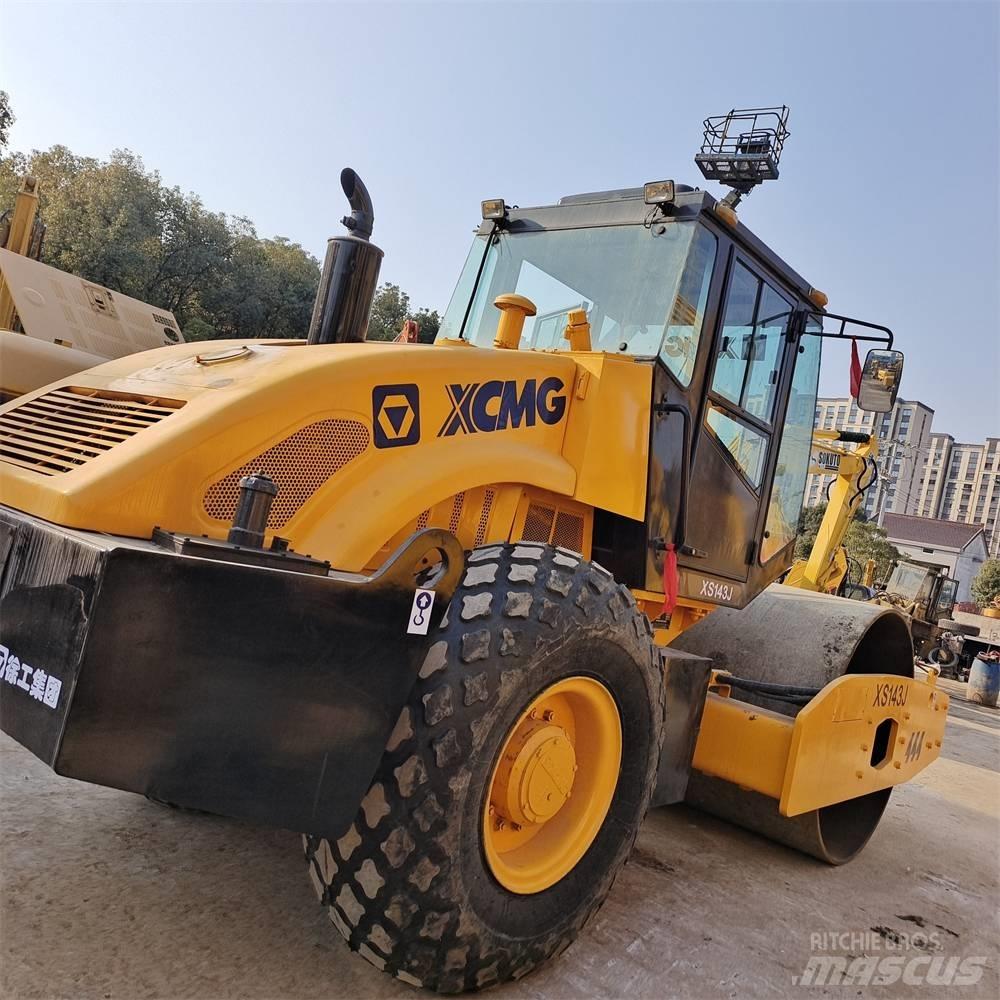 XCMG XS 143 Tek tamburlu silindirler