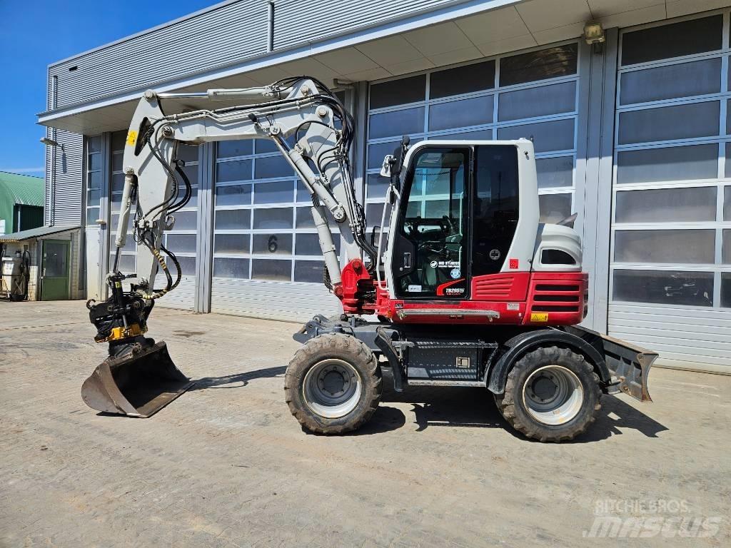 Takeuchi TB295W Lastik tekerli ekskavatörler