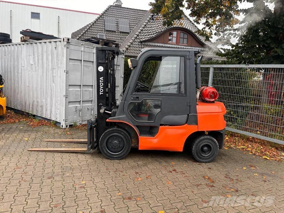 Toyota 7 FGF 30 LPG'li forkliftler