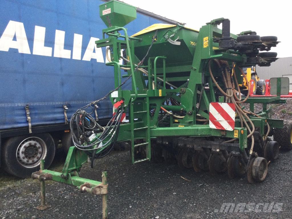 John Deere 750 A Kombine hububat mibzerleri