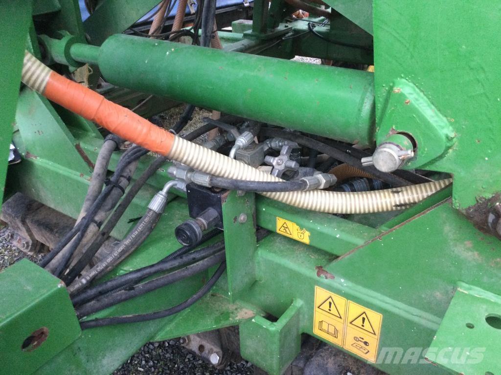 John Deere 750 A Kombine hububat mibzerleri
