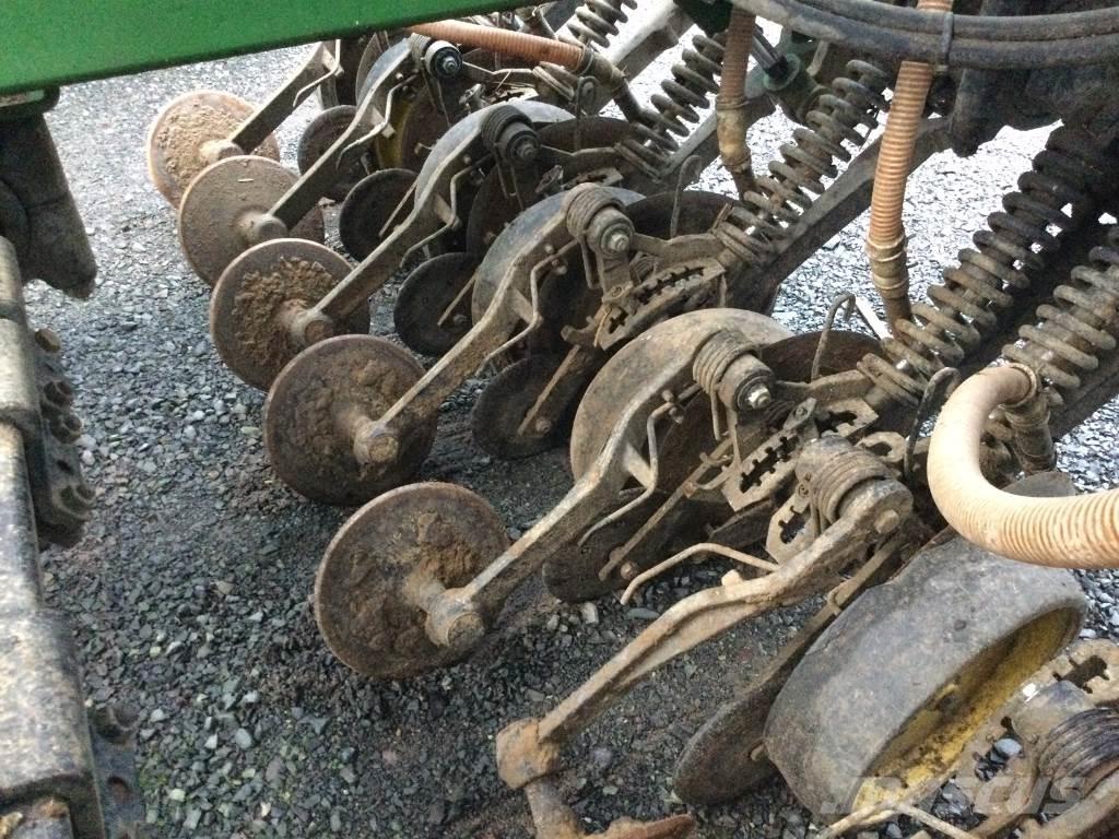John Deere 750 A Kombine hububat mibzerleri