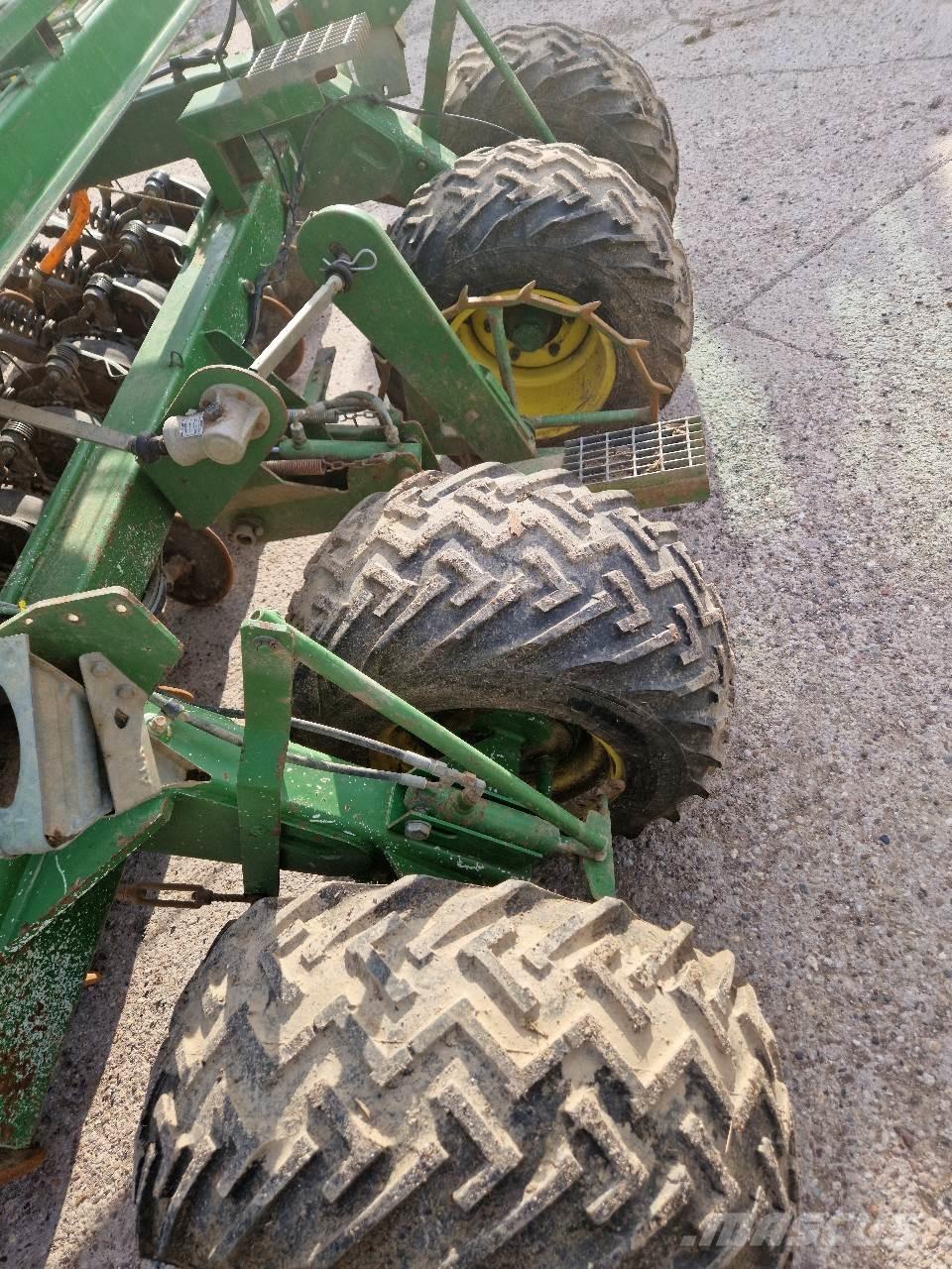 John Deere 750 A Kombine hububat mibzerleri