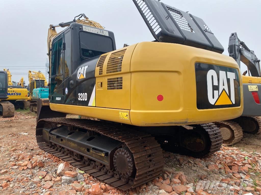 CAT 320 D L Paletli ekskavatörler