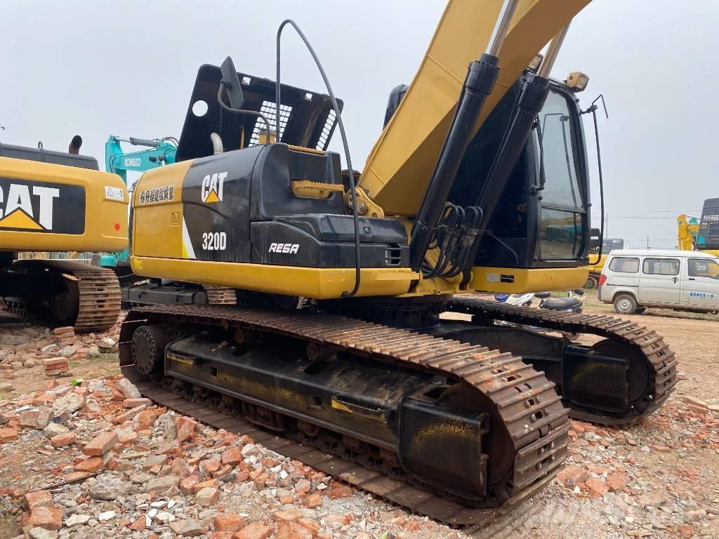 CAT 320 D L Paletli ekskavatörler