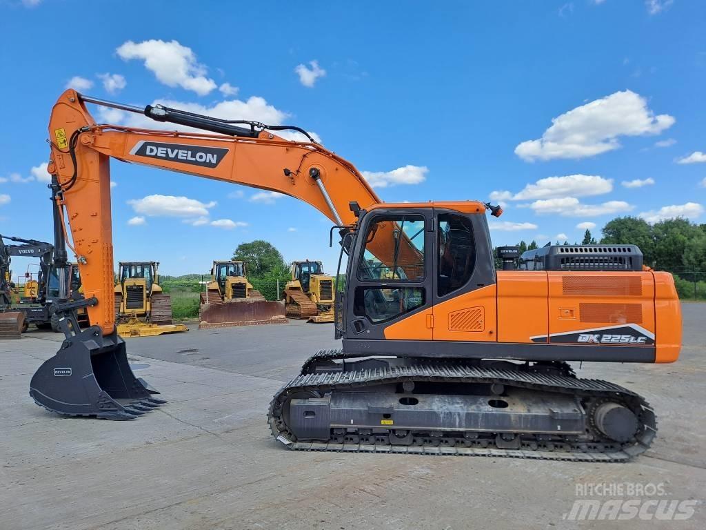 Develon DX225LC-7M Paletli ekskavatörler