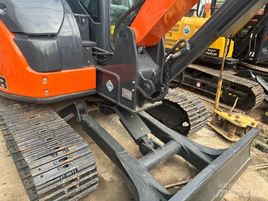 Hitachi ZX68USR-5A Mini ekskavatörler, 7 tona dek