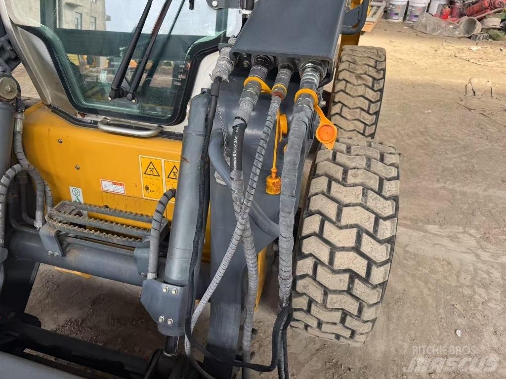 LiuGong 385 B Skid steer loderler