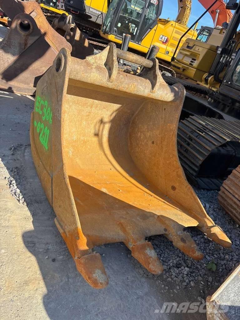 Volvo EC 300 EL Paletli ekskavatörler