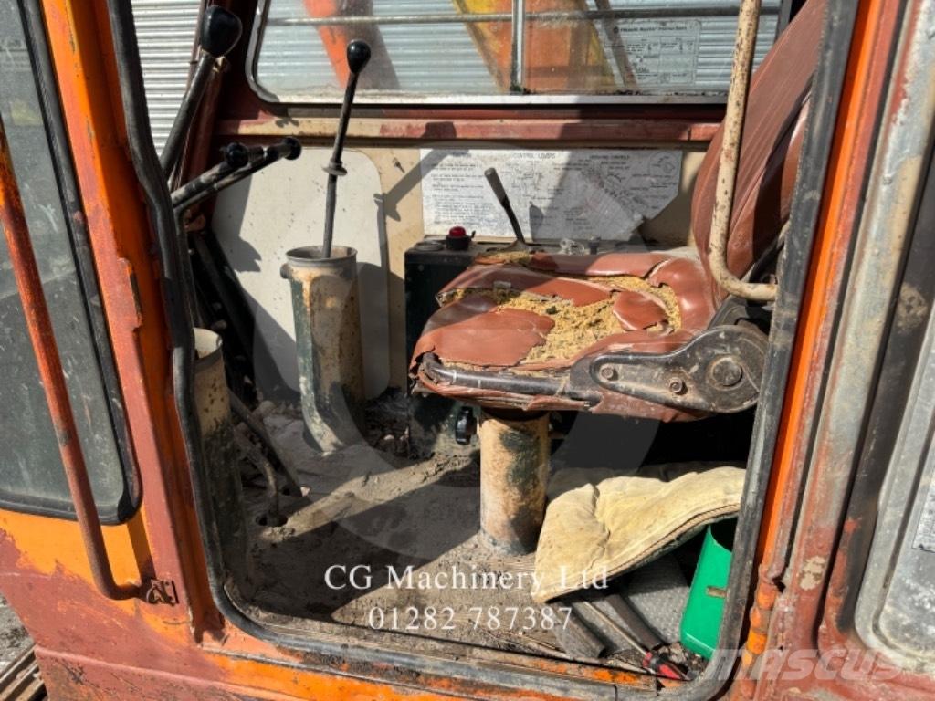 Hitachi UH031 Paletli ekskavatörler