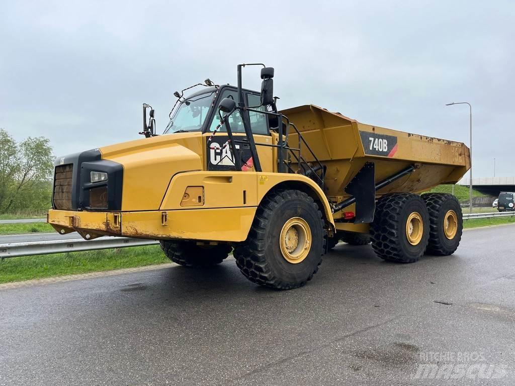 CAT 740B Belden kirma kaya kamyonu