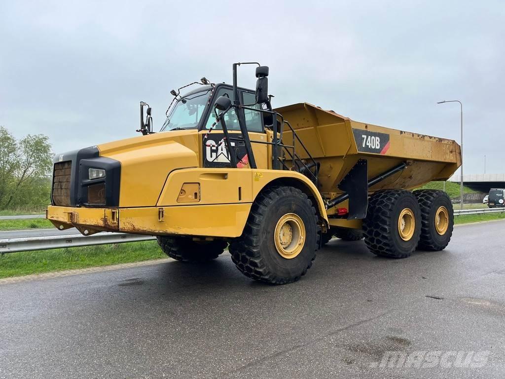 CAT 740B Belden kirma kaya kamyonu