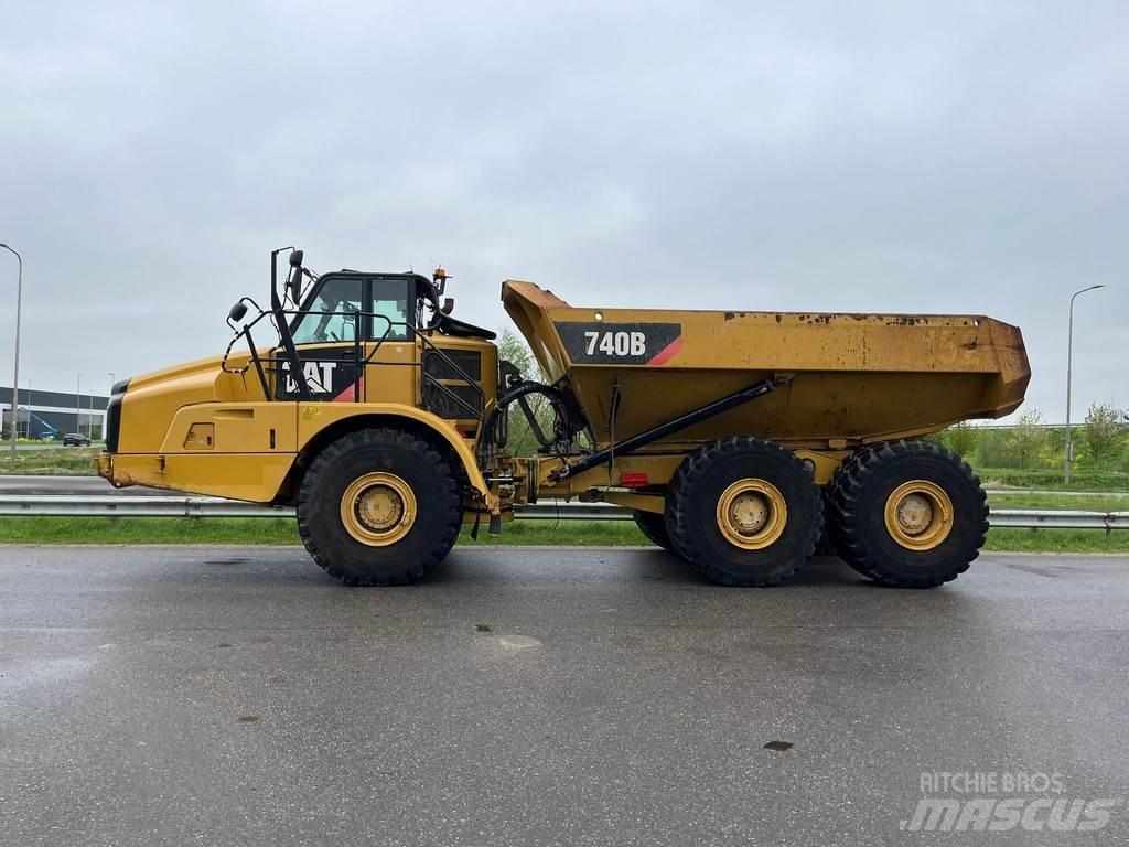 CAT 740B Belden kirma kaya kamyonu