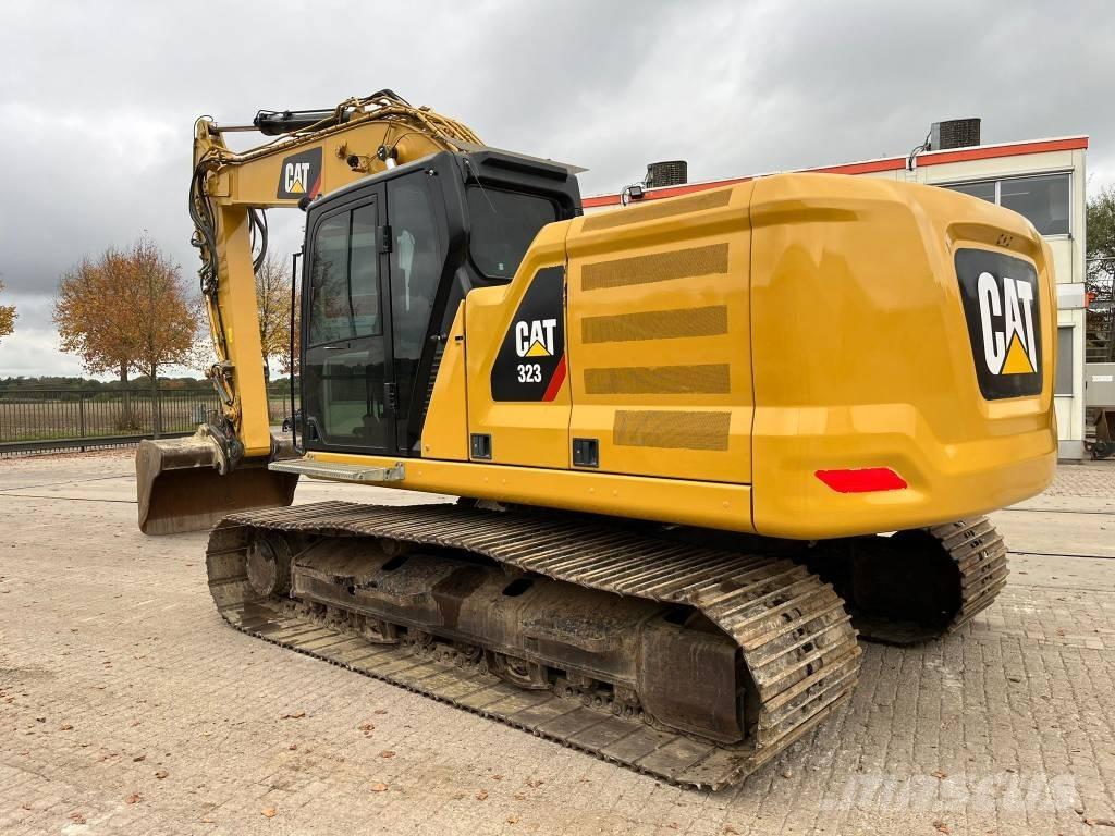 CAT 323 07A Paletli ekskavatörler