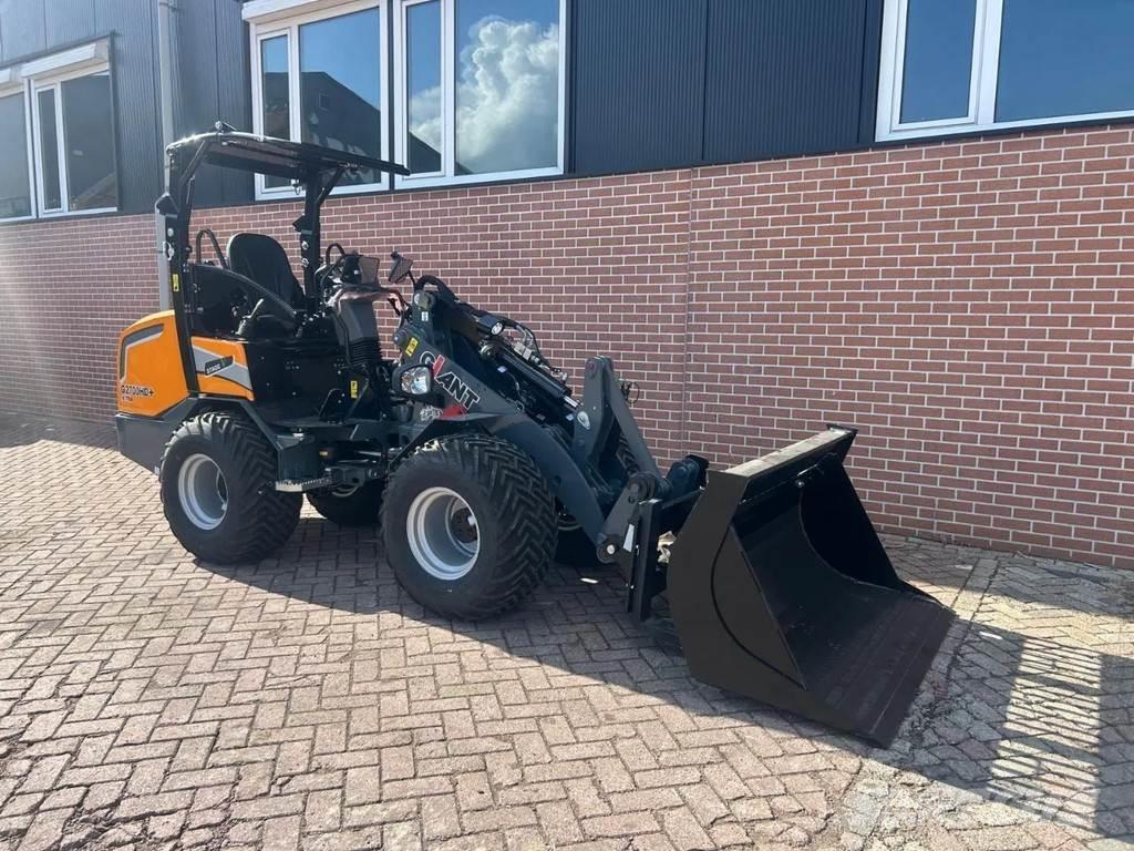 GiANT G2700 Mini yükleyiciler