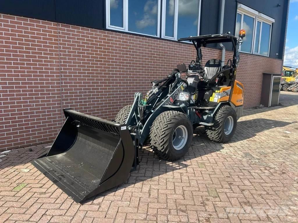 GiANT G2700 Mini yükleyiciler
