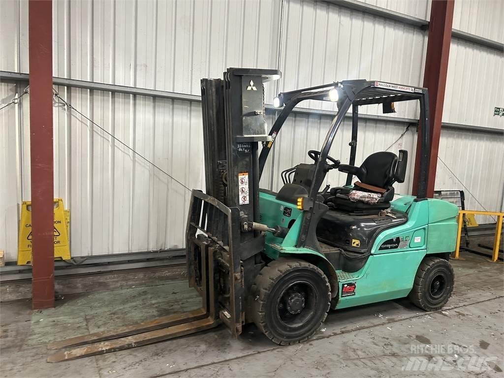 Mitsubishi FD30NT Dizel forkliftler