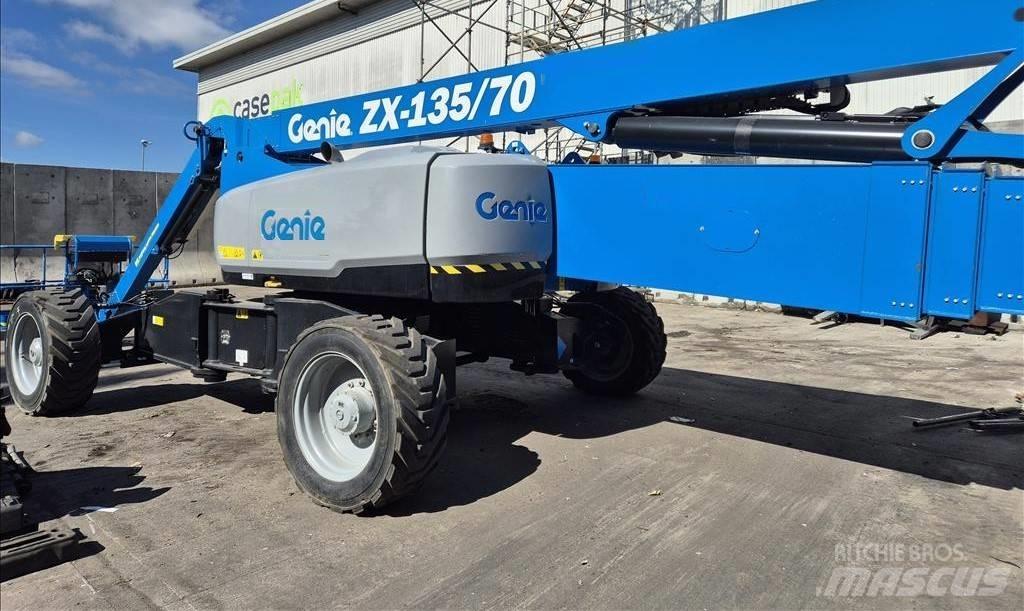 Genie ZX 135/70 Körüklü personel platformları