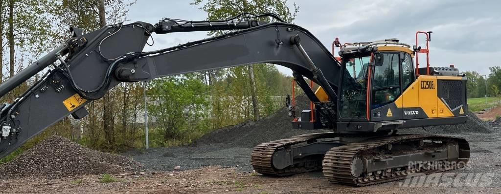 Volvo EC 250 EL Paletli ekskavatörler