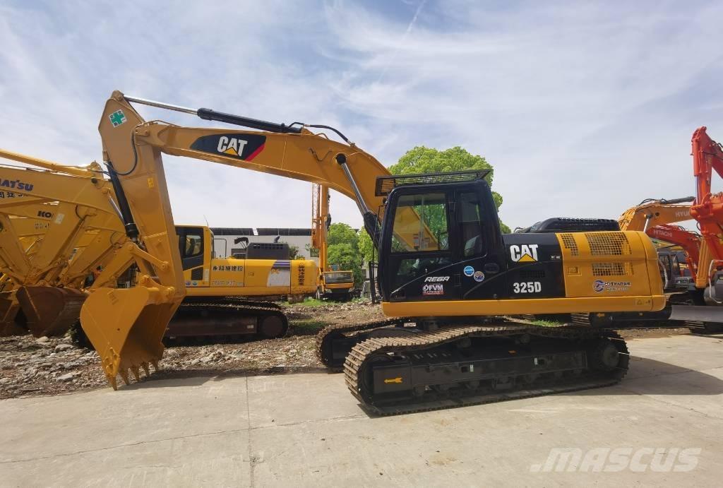 CAT 325 D Paletli ekskavatörler
