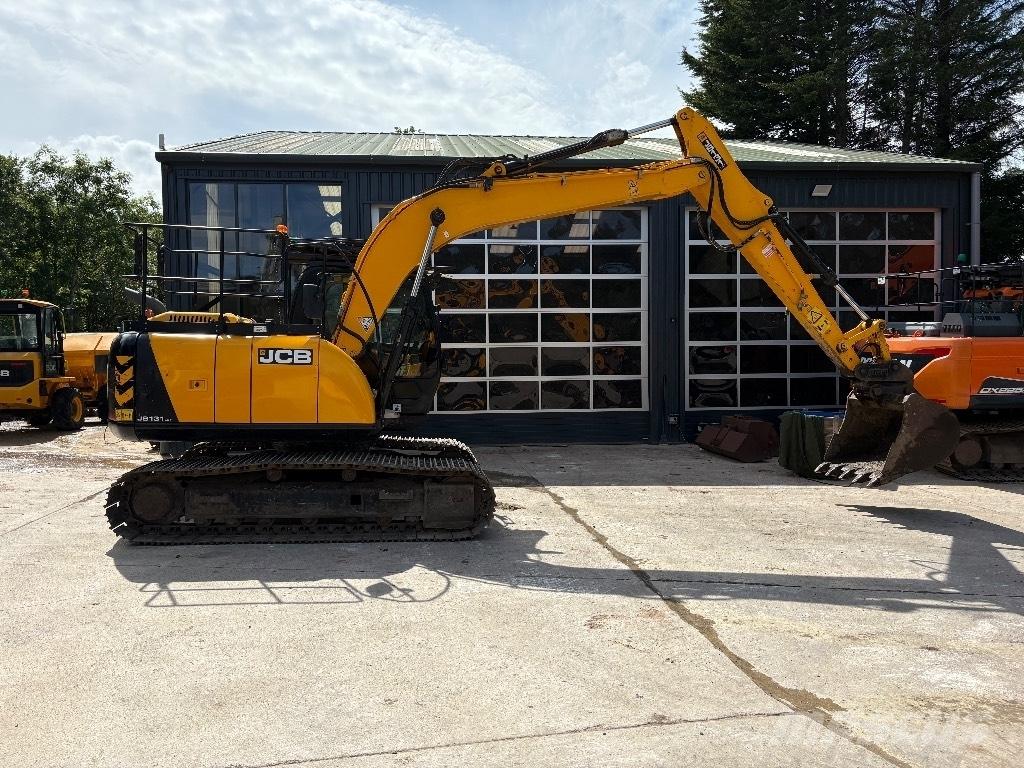 JCB JS 131 Paletli ekskavatörler