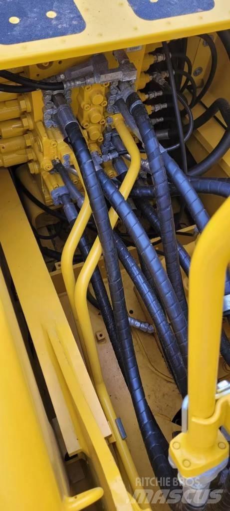 Komatsu 210LC-8 Paletli ekskavatörler