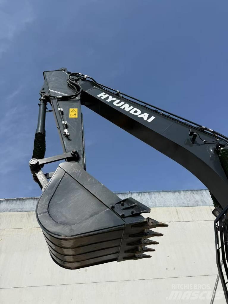Hyundai R220-9S Paletli ekskavatörler
