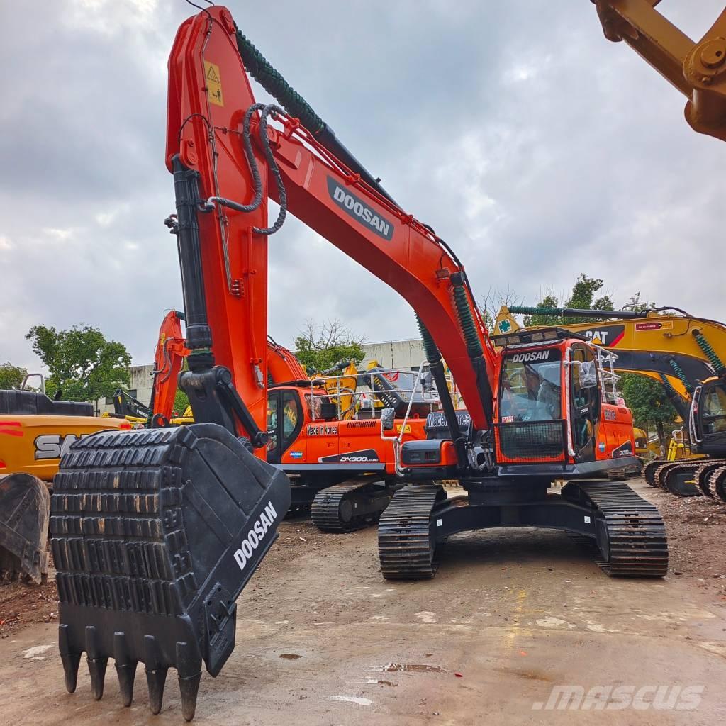 Doosan DX 300 LC-3 Paletli ekskavatörler