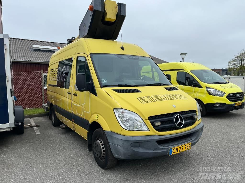 VERSALIFT VT-145-F Araç üstü platformlar