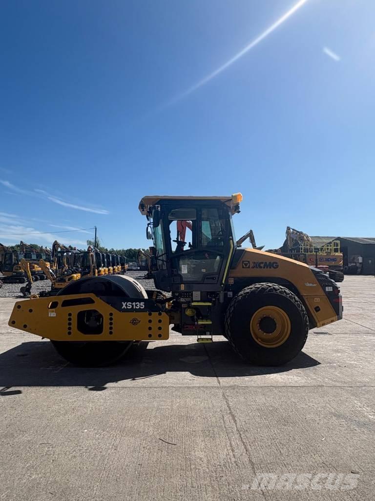 XCMG XS135 Tek tamburlu silindirler