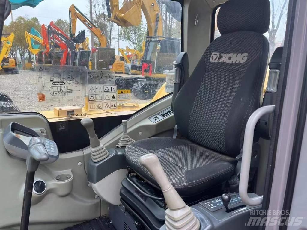 XCMG XE 60 WA Paletli ekskavatörler
