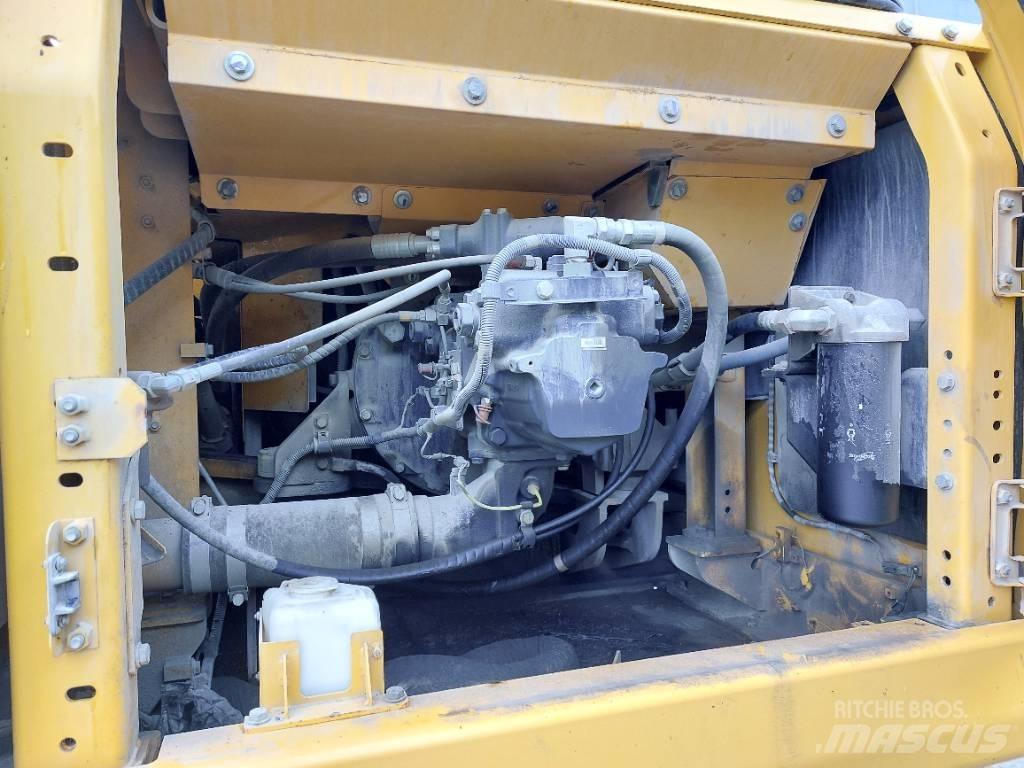 Komatsu PC360LC-11 Paletli ekskavatörler
