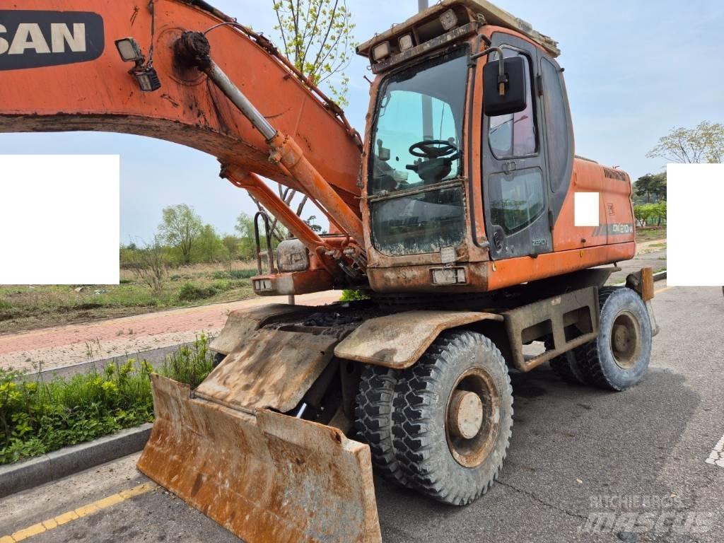 Doosan DX210WA Lastik tekerli ekskavatörler