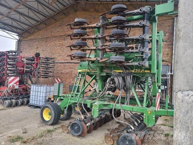 John Deere 750 A Mibzerler