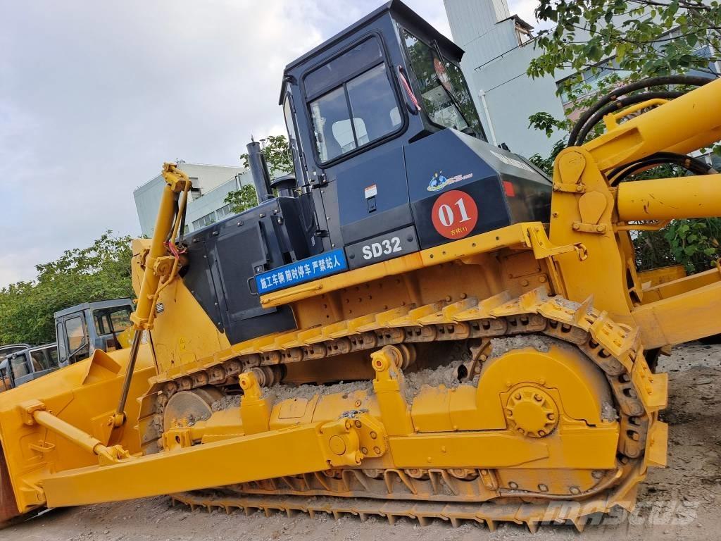 Shantui SD 32 Paletli dozerler
