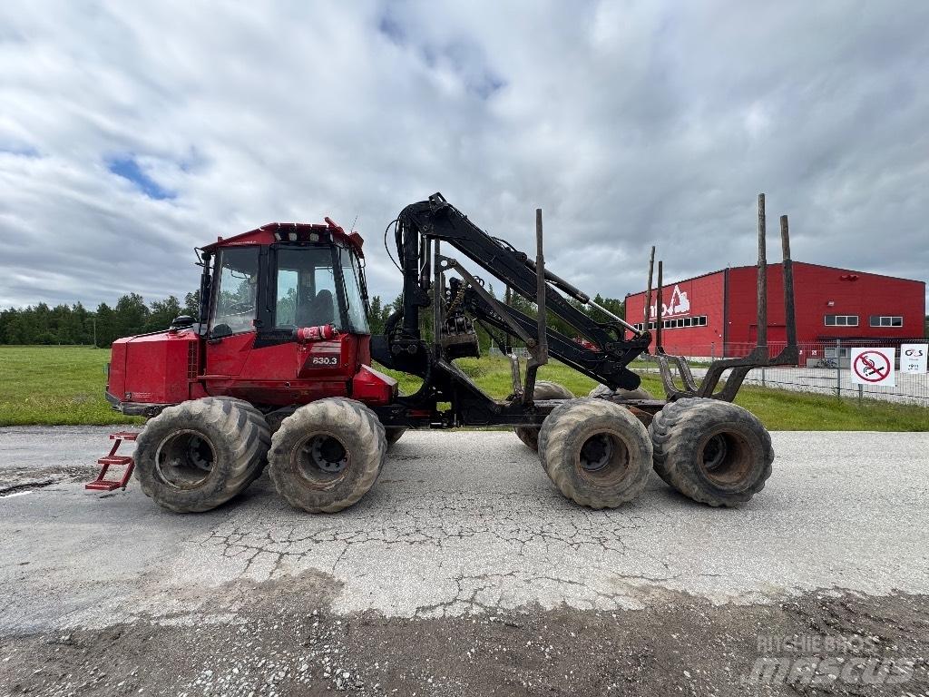 Komatsu 830.3 Tomruk yükleyici traktörler
