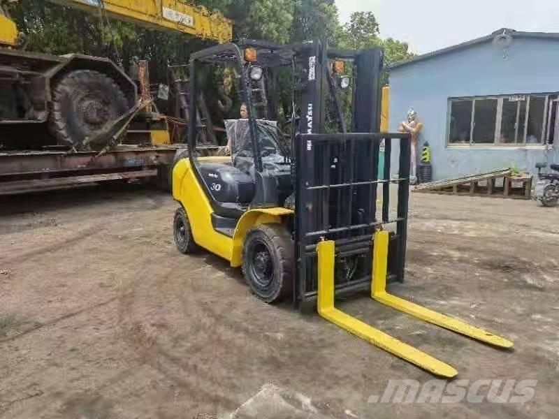 Komatsu 3Ton Dizel forkliftler